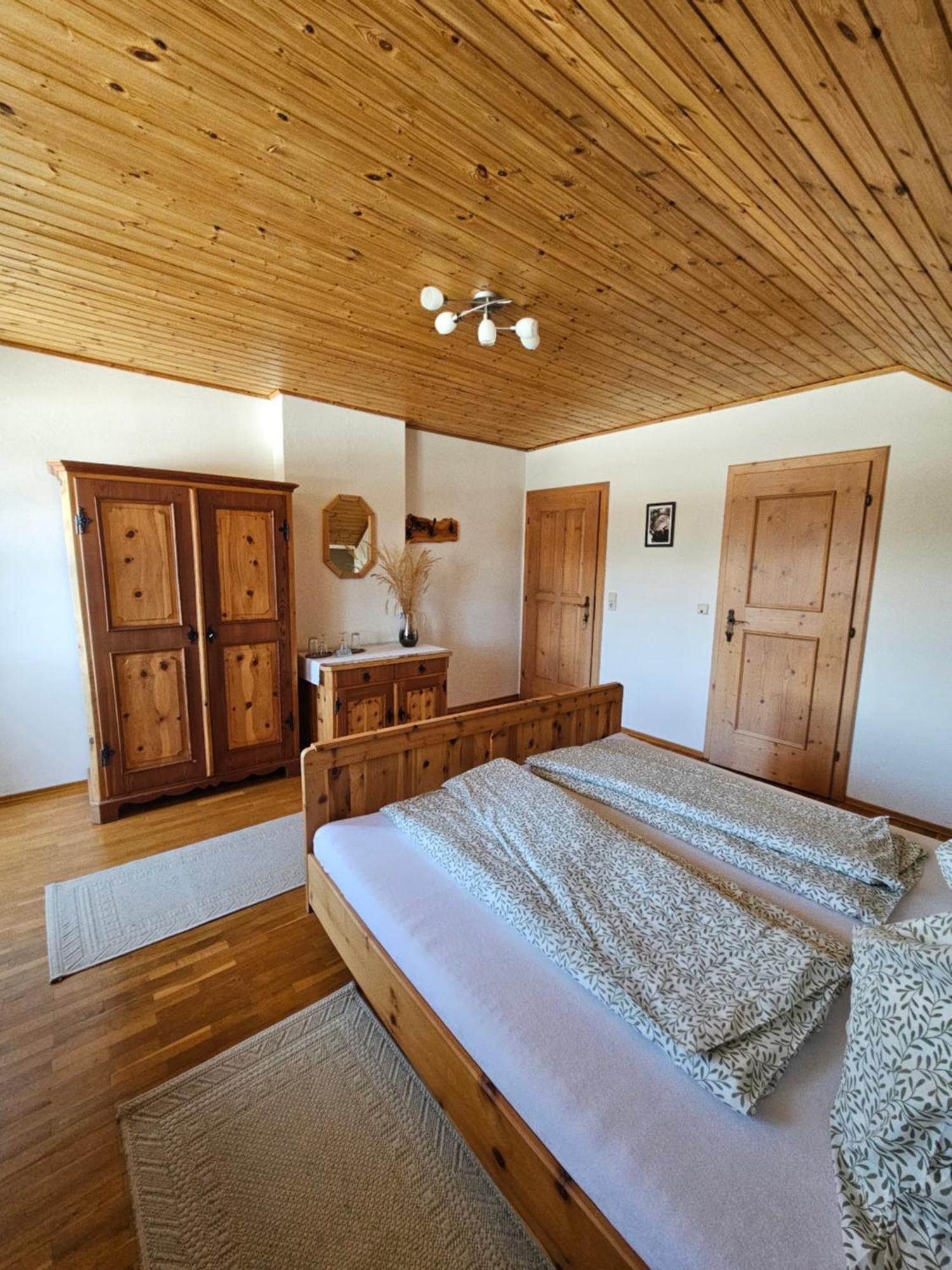 Farm stay Biohof Poinsitgut Mariapfarr